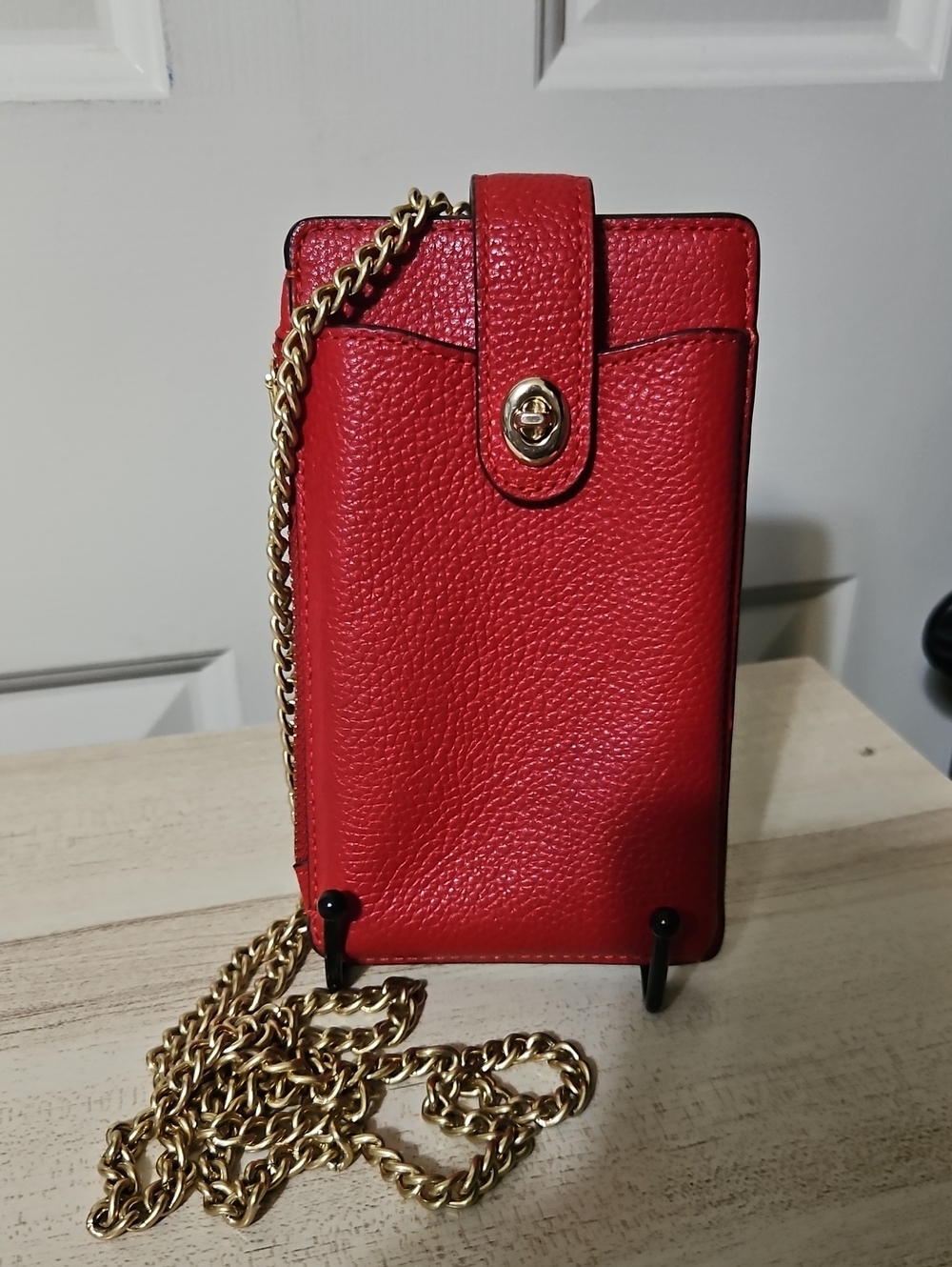Coach EUC Red Pebbled Phone Leather Crossbody with Gold Chain
